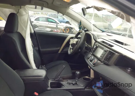 2015 Toyota Rav4 Le z USA, uszkodzony, nr VIN 2T3BFREV9FW349629